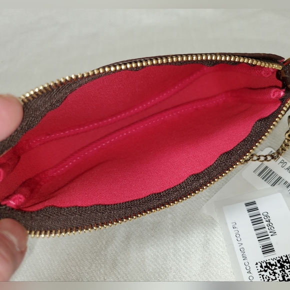 Louis Vuitton Christmas 2019 Limited Edition Mini Pochette Accessoires - Picture 9 of 10